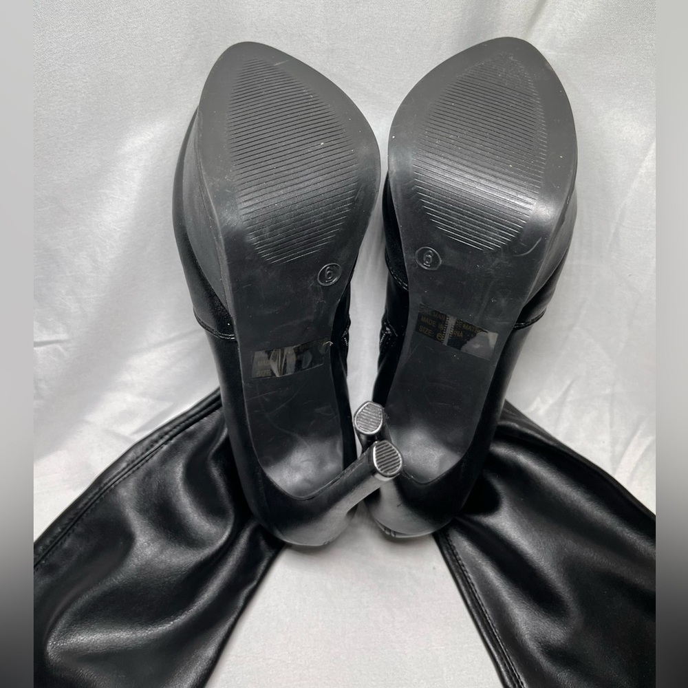 Fashion nova black faux leather thigh high boots - Picture 4 of 7